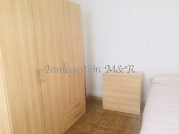 Centro, 18005, 3 Habitaciones Habitaciones, 5 Habitaciones Habitaciones,2 BathroomsBathrooms,Pisos,En Alquiler,1094 Centro, 18005, 3 Habitaciones Habitaciones, 5 Habitaciones Habitaciones,2 BathroomsBathrooms,Pisos,En Alquiler,1094